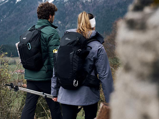 Mood image Rainy Days Hiking Outfit Women