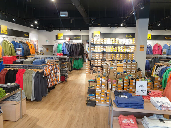 JACK WOLFSKIN OUTLET: Wustermark, Alter Spandauer Weg 1 EG/ Unit 88 and – JACK