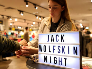 Jack Wolfskin Night: Jack Wolfskin inszeniert Marke und Stores mit attraktiven Kundenevents