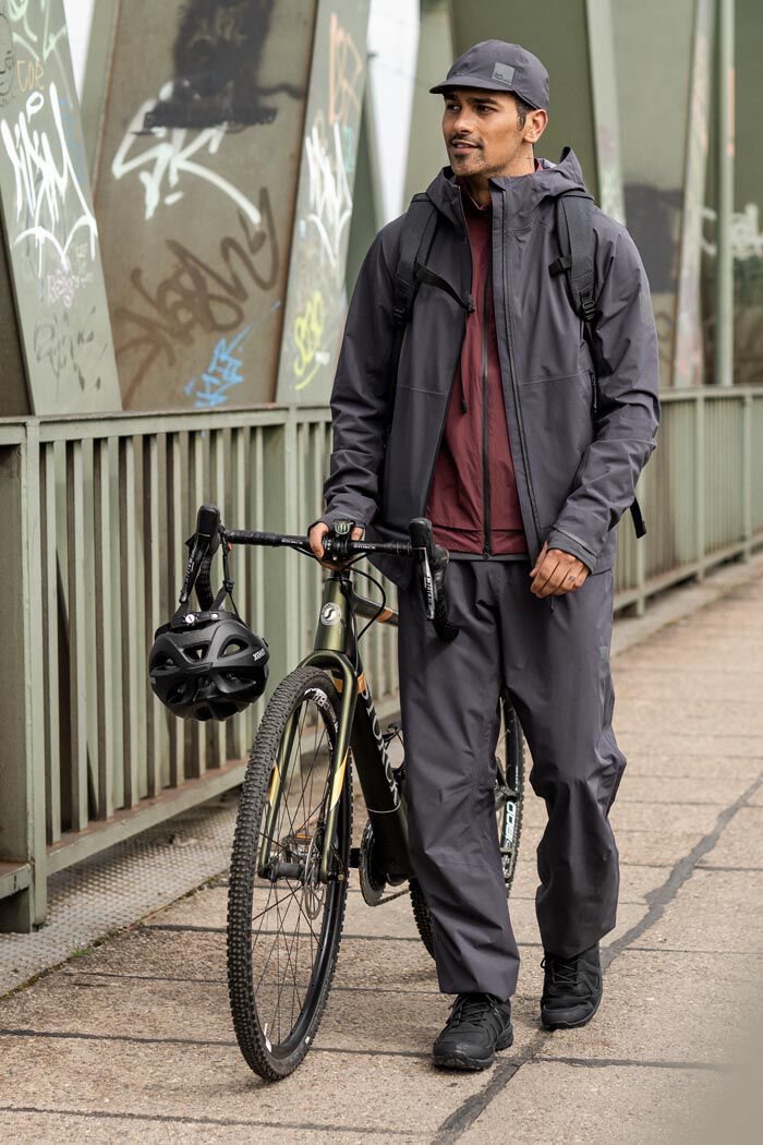 Biking in the City Outfit Men