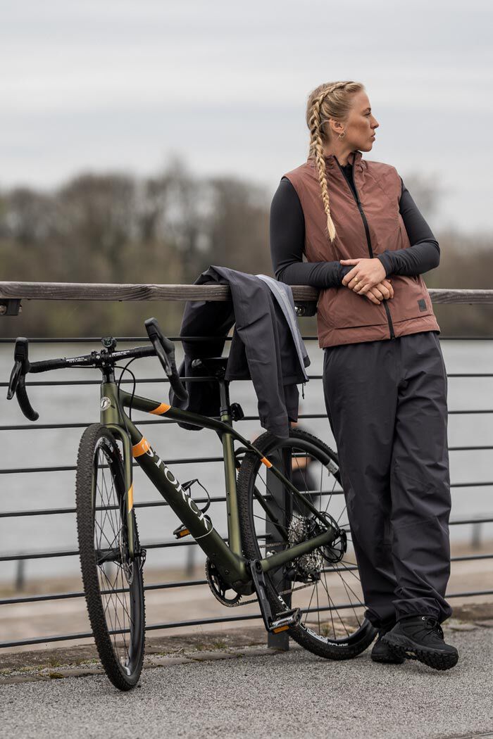 Mood image Biking in the City Outfit Women