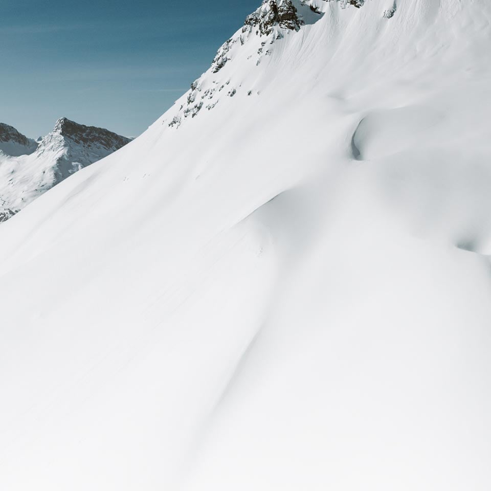 Bergige Schneelandschaft