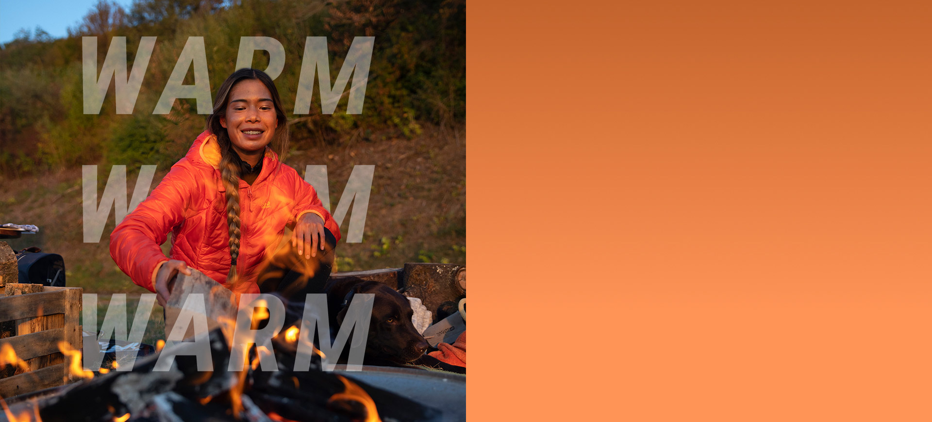 Frau am Lagerfeuer mit Winterjacke
