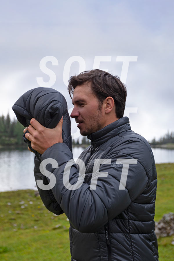 Mann fühlt Jacke