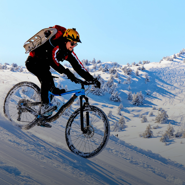 Michel beim Mountainbiken im Schnee